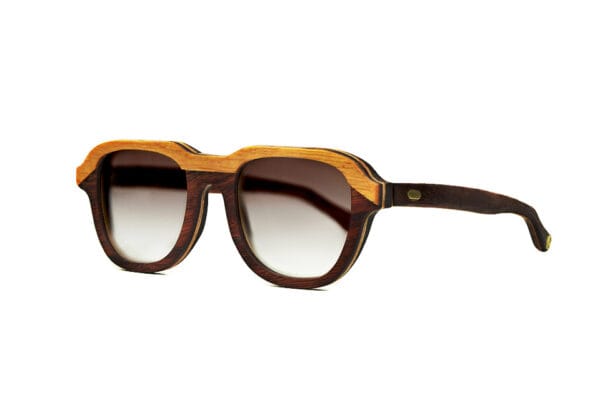 Êta wooden frames with hand-polished finish