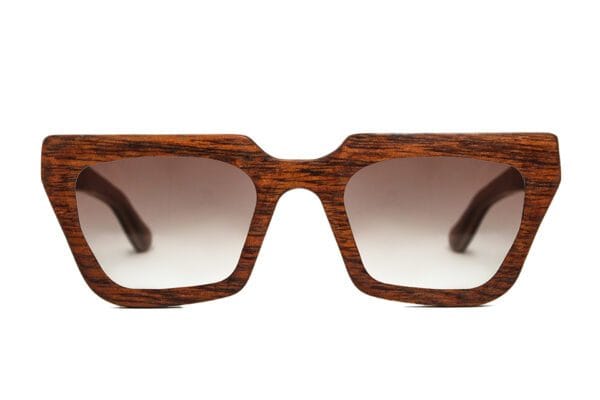 Elegant Gamma wooden frames with hand-polished finish