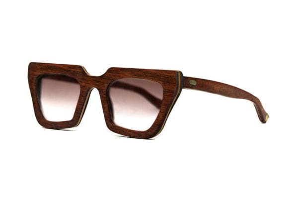Elegant Gamma wooden frames with hand-polished finish